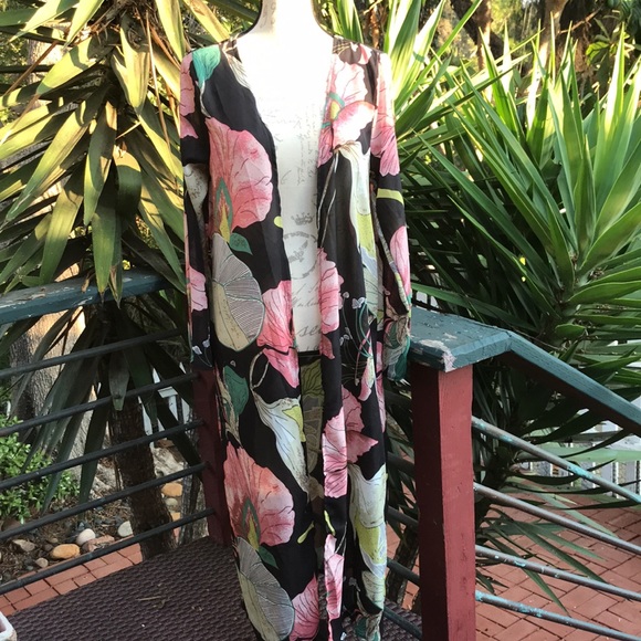 New! Floral K I M O N O - Picture 3 of 8